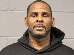 R Kelly tells judge he fired his defense lawyers ahead of August trail