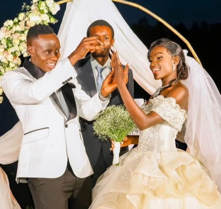 a9e4fe2dd0044da18393a6052f730aea