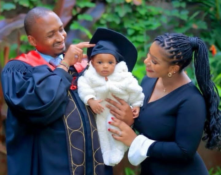 85dd60990fa7444bbb22c1d33bea3115