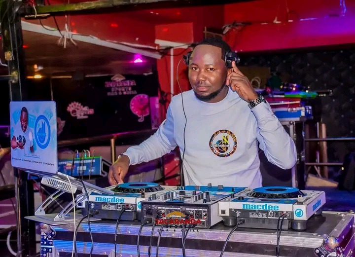 dj g