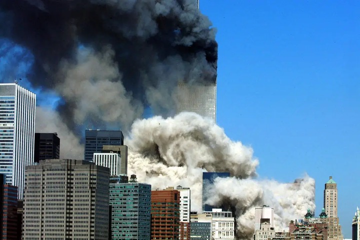 911