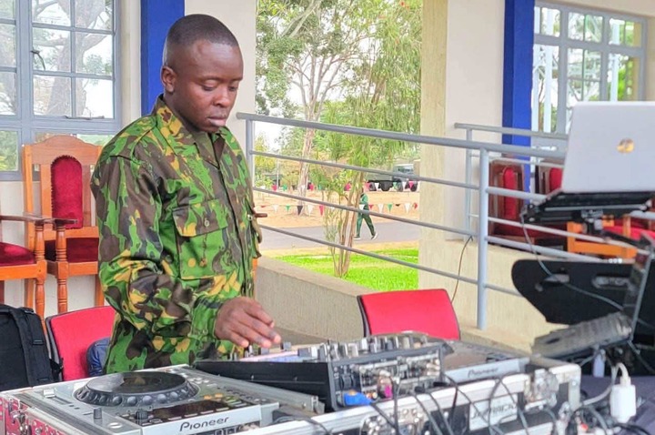 DJ